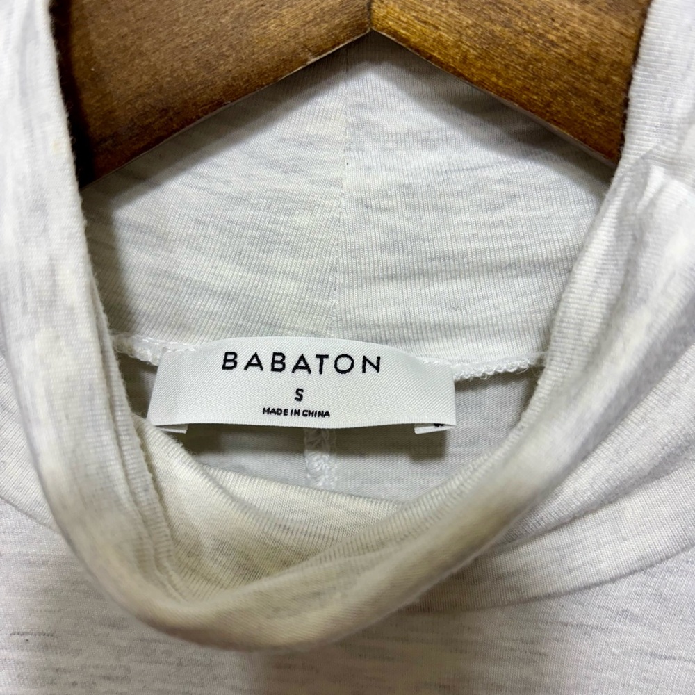 Babaton Aritzia Mock Neck Long Sleeve Fitted Knit Top Women’s Small White Grey - Picture 6 of 8